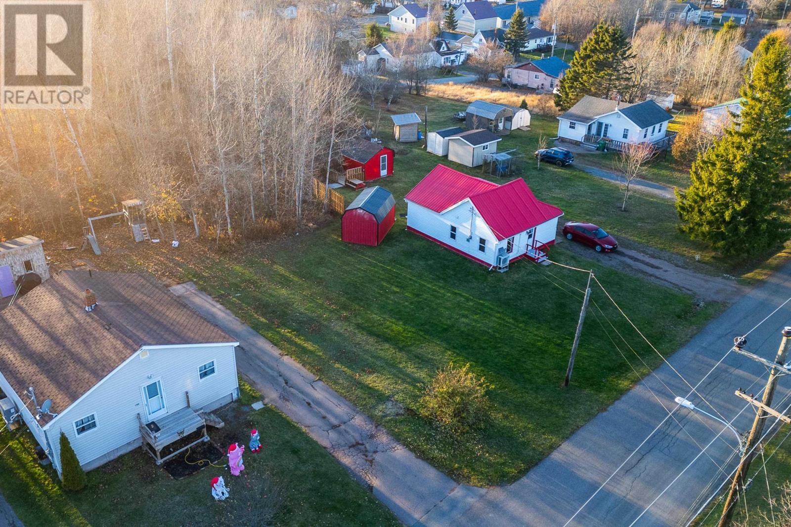 141 Cordova Street, Amherst, Nova Scotia  B4H 2K9 - Photo 2 - 202528527