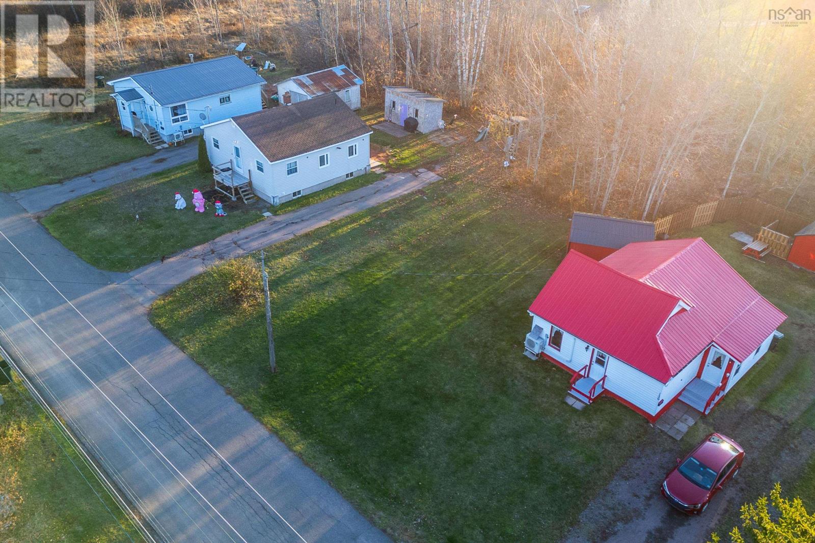 141 Cordova Street, Amherst, Nova Scotia  B4H 2K9 - Photo 3 - 202528527