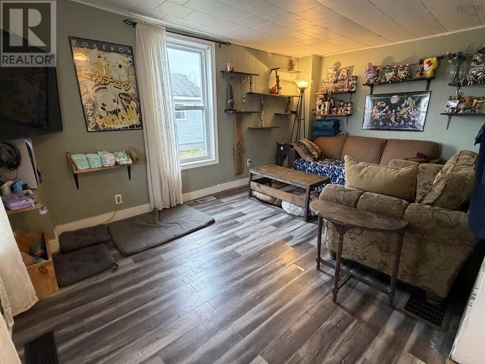 2149 Cowan Street, Westville, Nova Scotia  B0K 2A0 - Photo 2 - 202528548