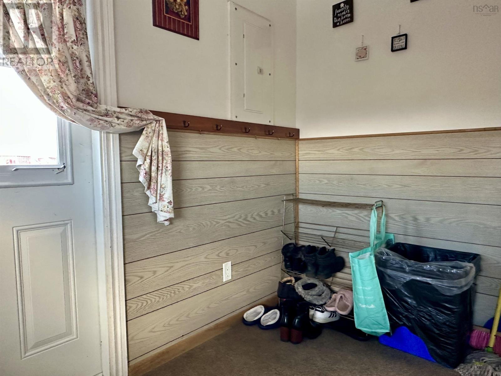 19 Peck Street, Sydney Mines, Nova Scotia  B1V 1V2 - Photo 5 - 202528549