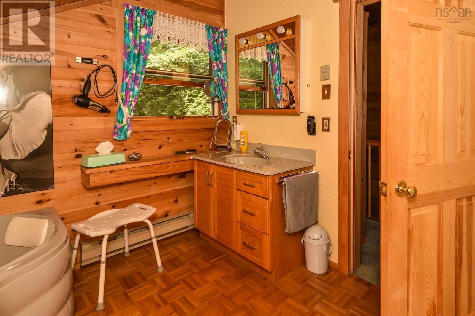 491 Peters Point Road, South Brookfield, Nova Scotia  B0T 1X0 - Photo 18 - 202528665