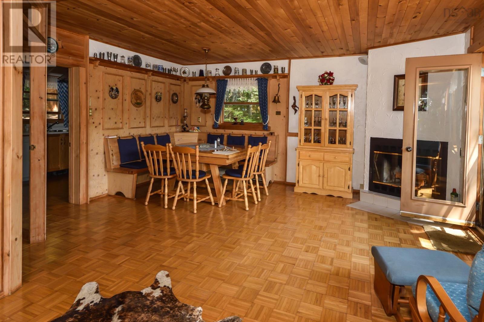 491 Peters Point Road, South Brookfield, Nova Scotia  B0T 1X0 - Photo 4 - 202528665