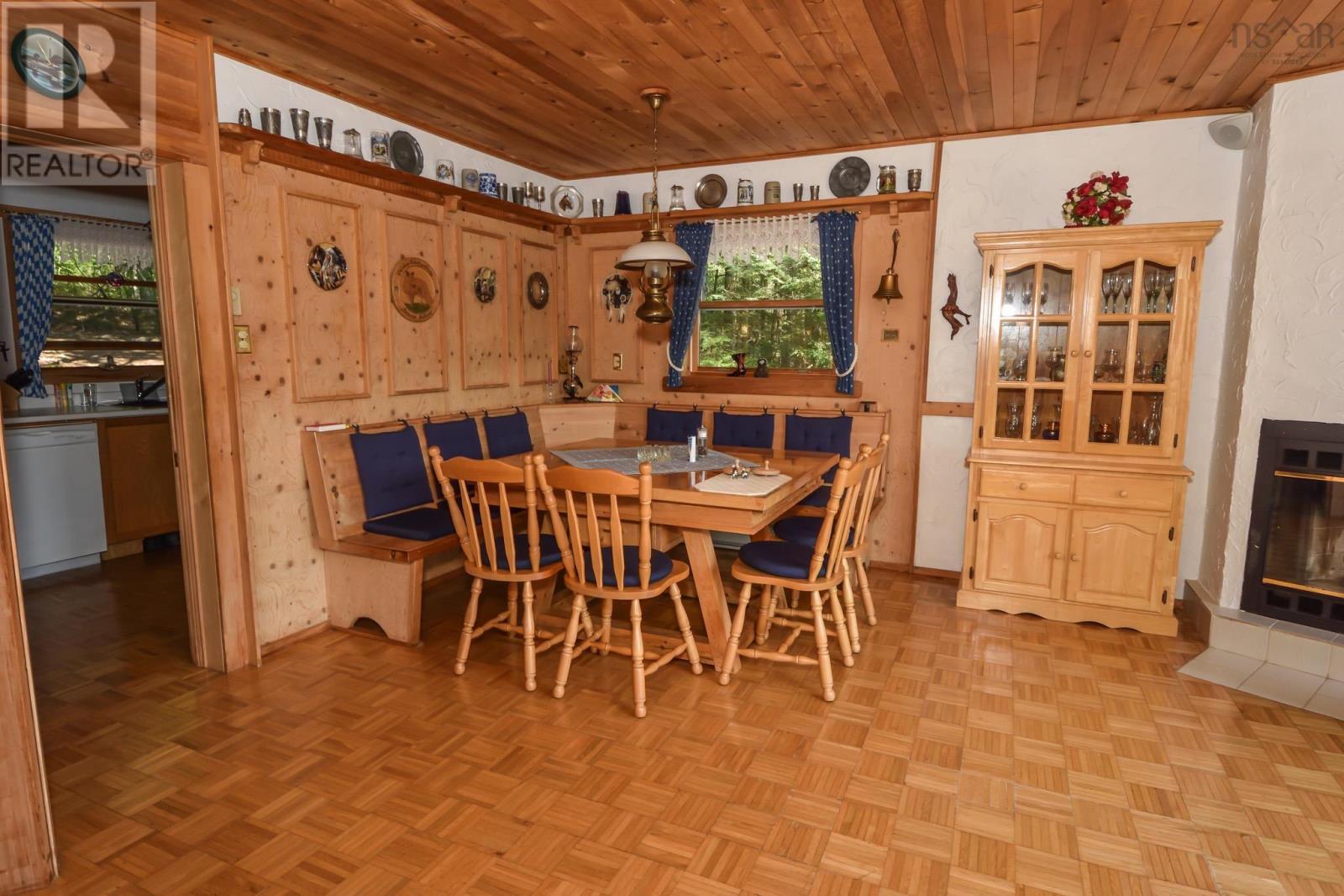 491 Peters Point Road, South Brookfield, Nova Scotia  B0T 1X0 - Photo 6 - 202528665