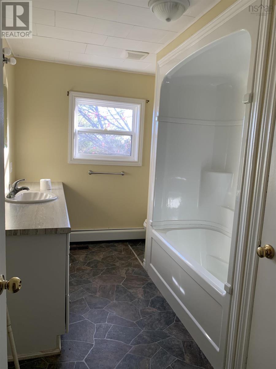 86 Third Avenue, Digby, Nova Scotia  B0V 1A0 - Photo 8 - 202528801