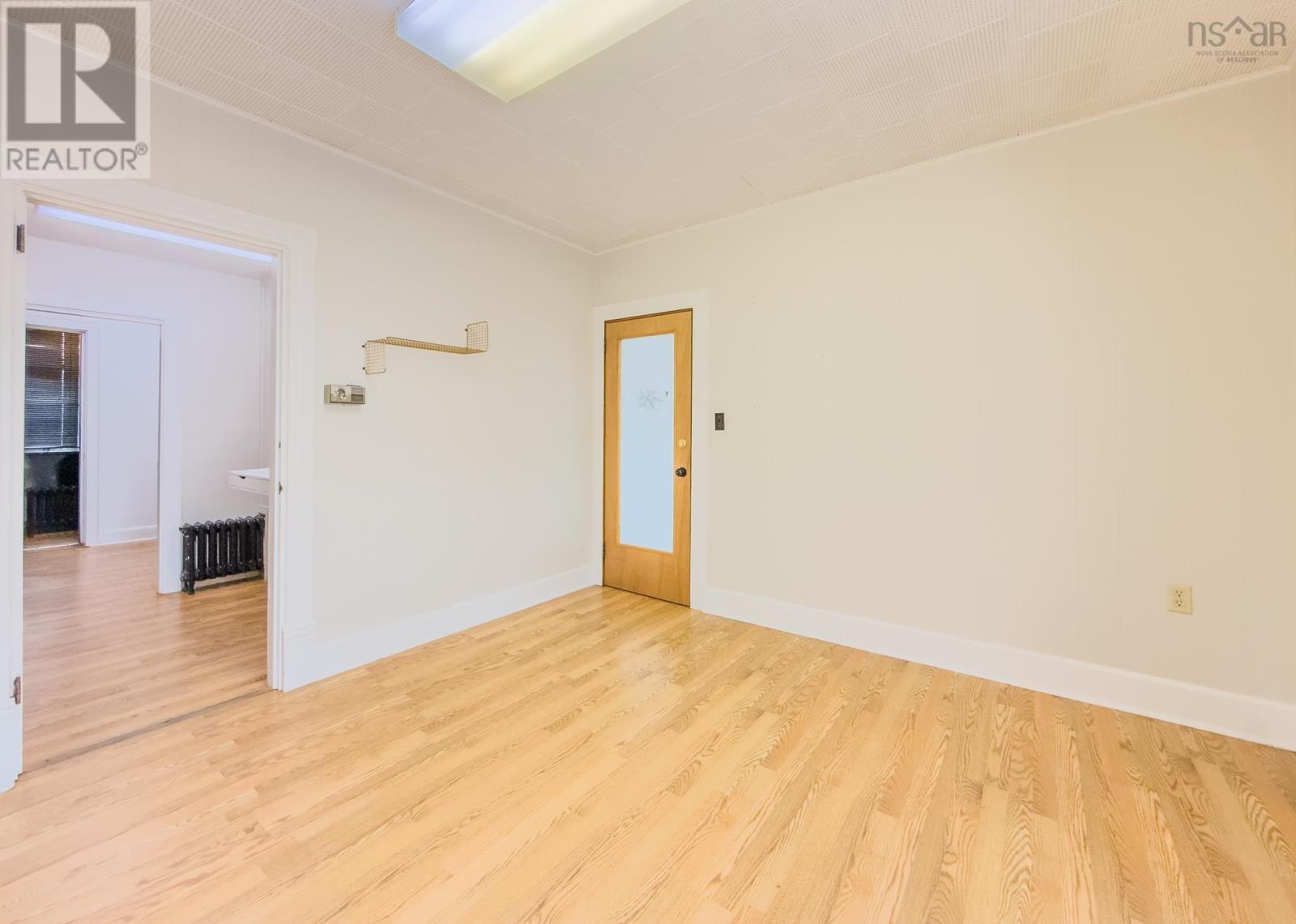 255 Main Street, Yarmouth, Nova Scotia  B5A 1E2 - Photo 4 - 202528833