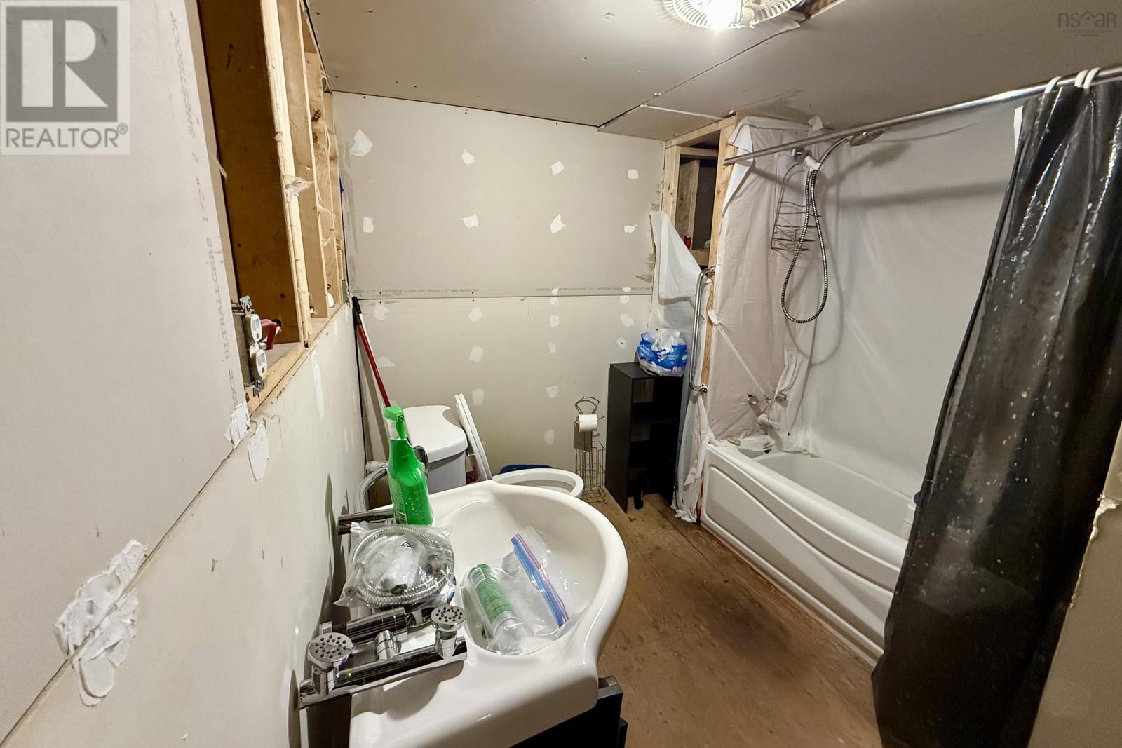 9 Victor Avenue, Amherst, Nova Scotia  B4H 2L3 - Photo 15 - 202528861