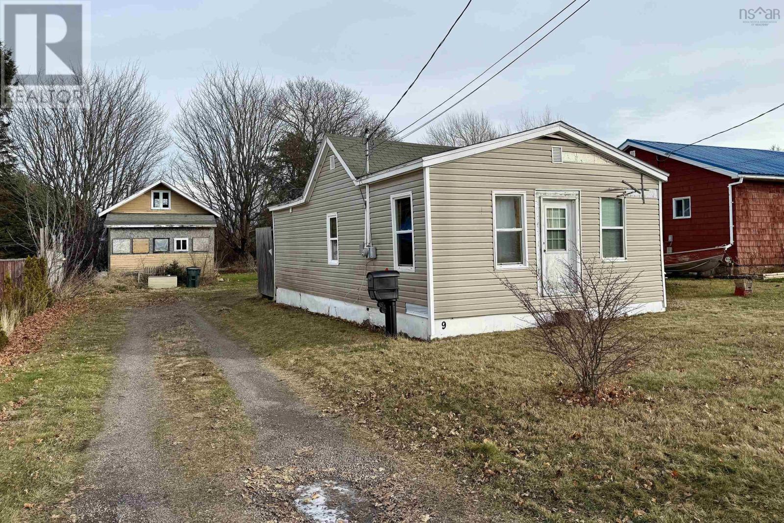 9 Victor Avenue, Amherst, Nova Scotia  B4H 2L3 - Photo 3 - 202528861