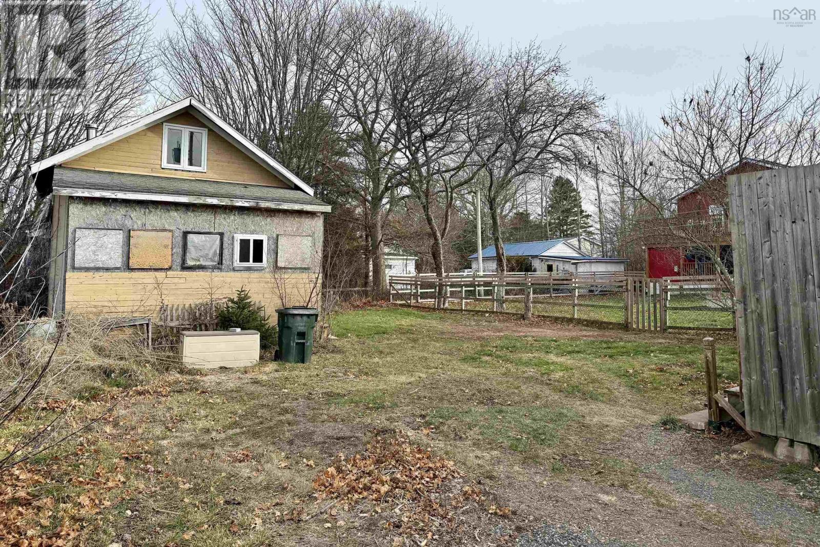 9 Victor Avenue, Amherst, Nova Scotia  B4H 2L3 - Photo 4 - 202528861