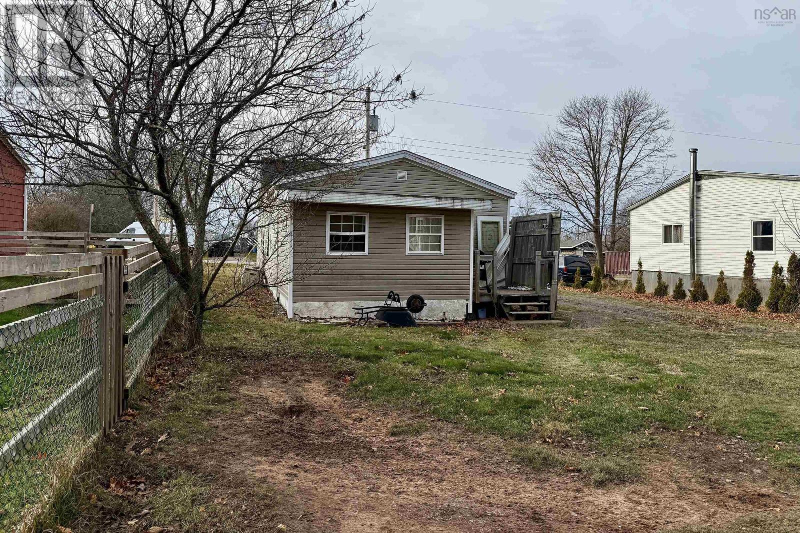 9 Victor Avenue, Amherst, Nova Scotia  B4H 2L3 - Photo 6 - 202528861