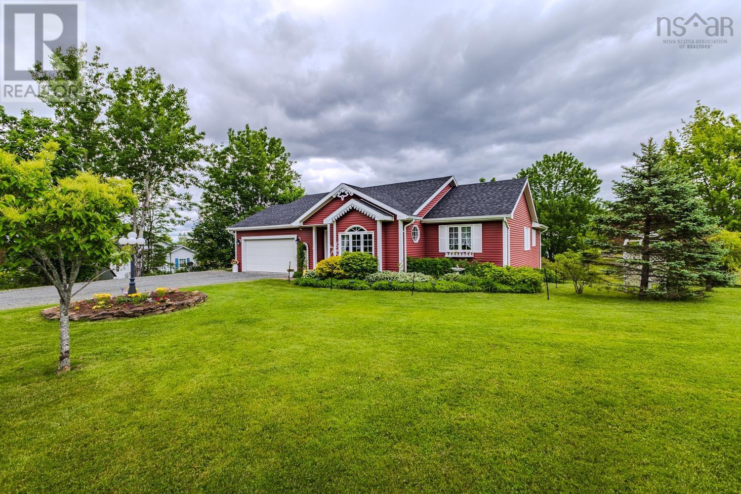 157 Parkwood South, Truro Heights, Nova Scotia  B6L 1M1 - Photo 2 - 202528865