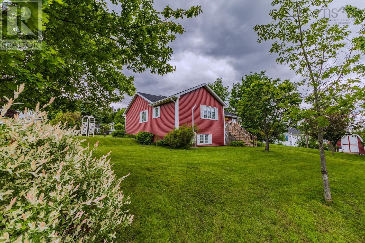 157 Parkwood South, Truro Heights, Nova Scotia  B6L 1M1 - Photo 3 - 202528865