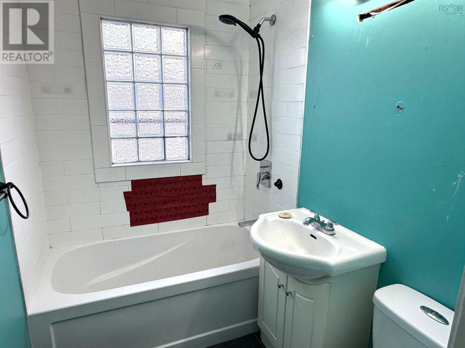 3 George Street, Bedford, Nova Scotia  B4A 2N9 - Photo 7 - 202529022