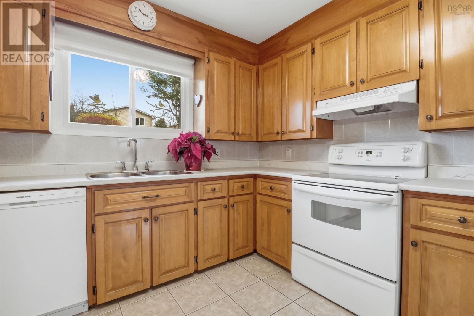 55 Oakmount Drive, Bedford, Nova Scotia  B4A 2W1 - Photo 11 - 202529033