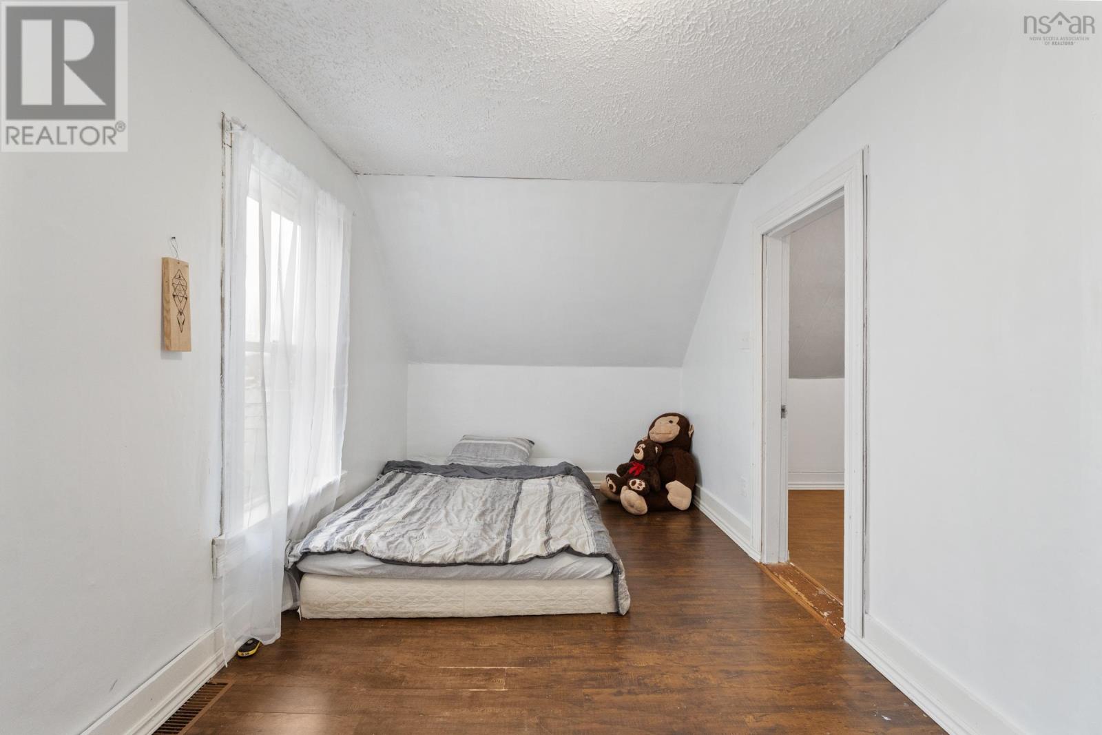 1 Whipple Street, Yarmouth, Nova Scotia  B5A 1W3 - Photo 25 - 202529071