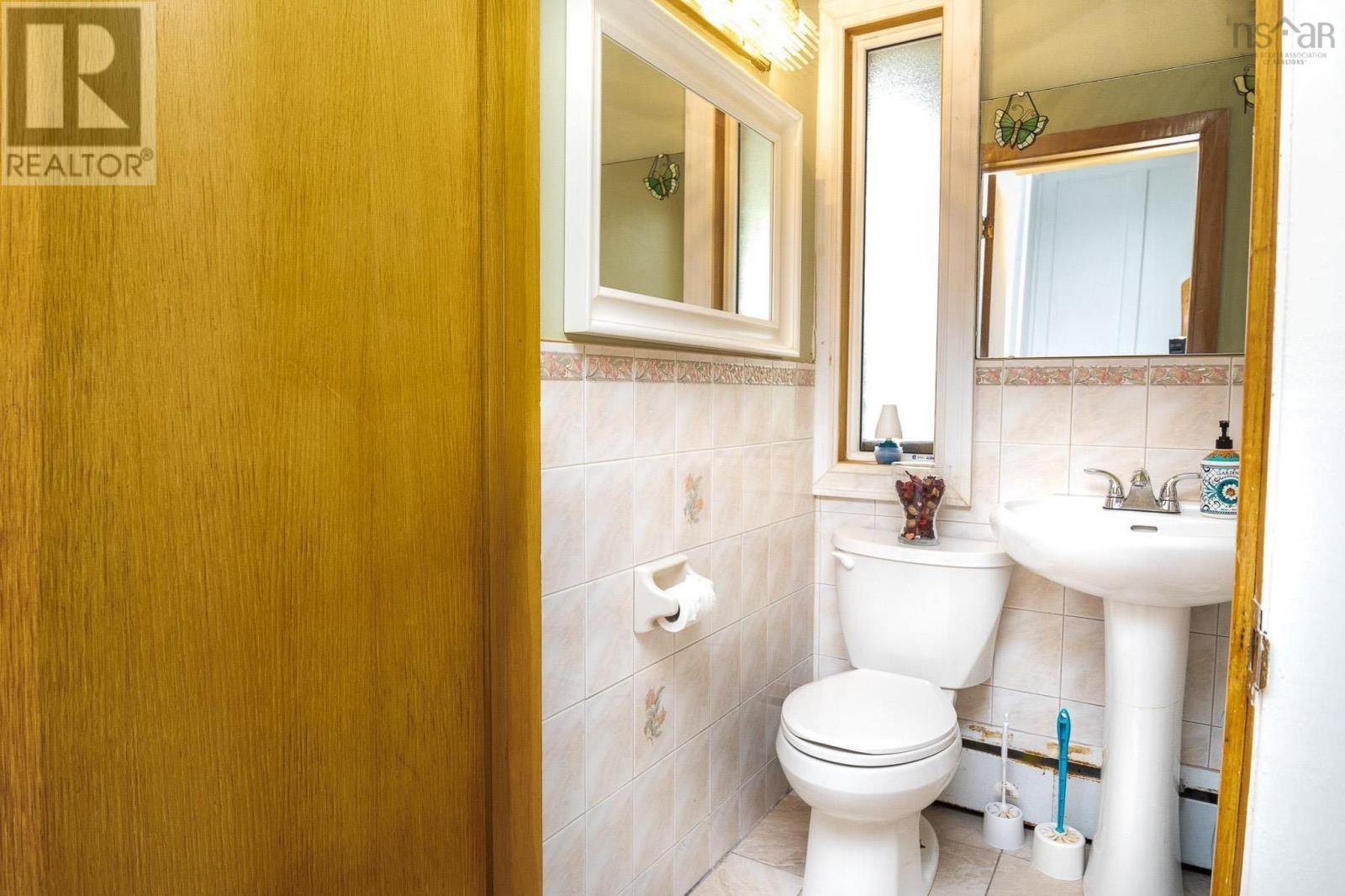 79 Whitney Avenue, Sydney, Nova Scotia  B1P 4Z8 - Photo 25 - 202529103