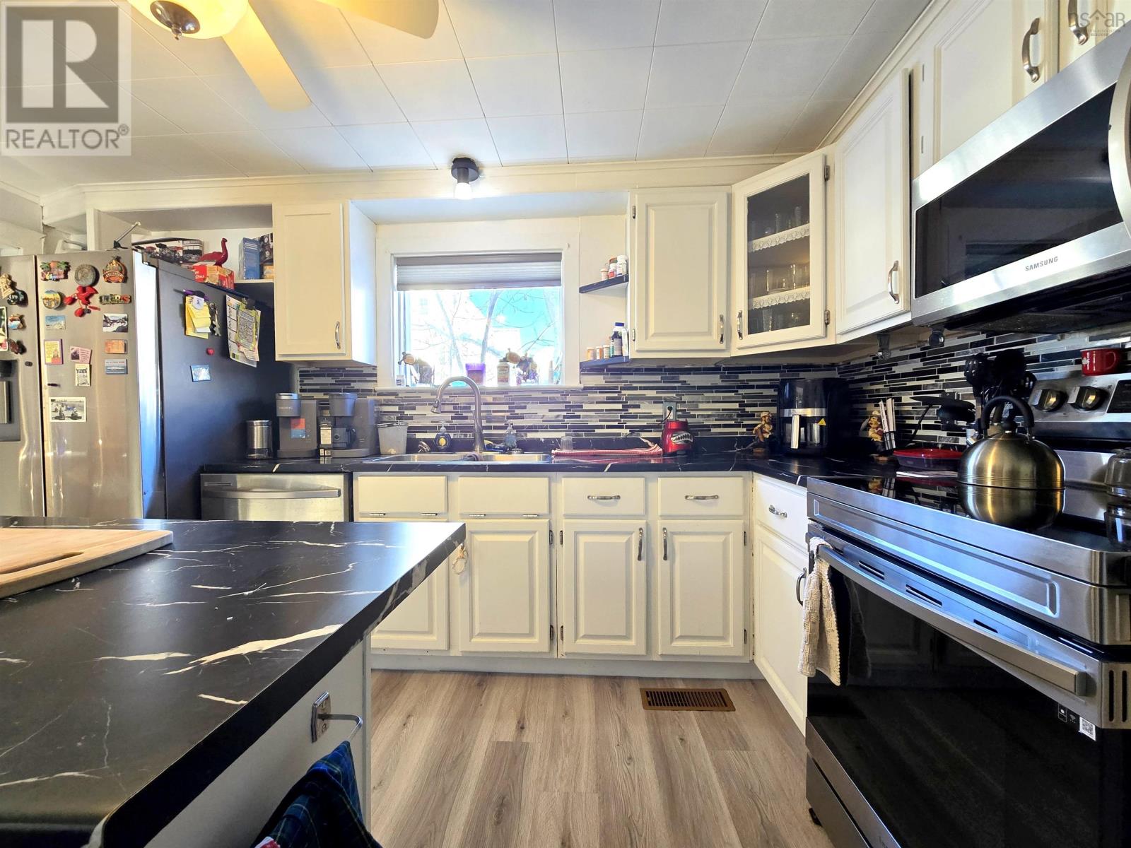 13 Belmont Street, Amherst, Nova Scotia  B4H 2E3 - Photo 11 - 202529174