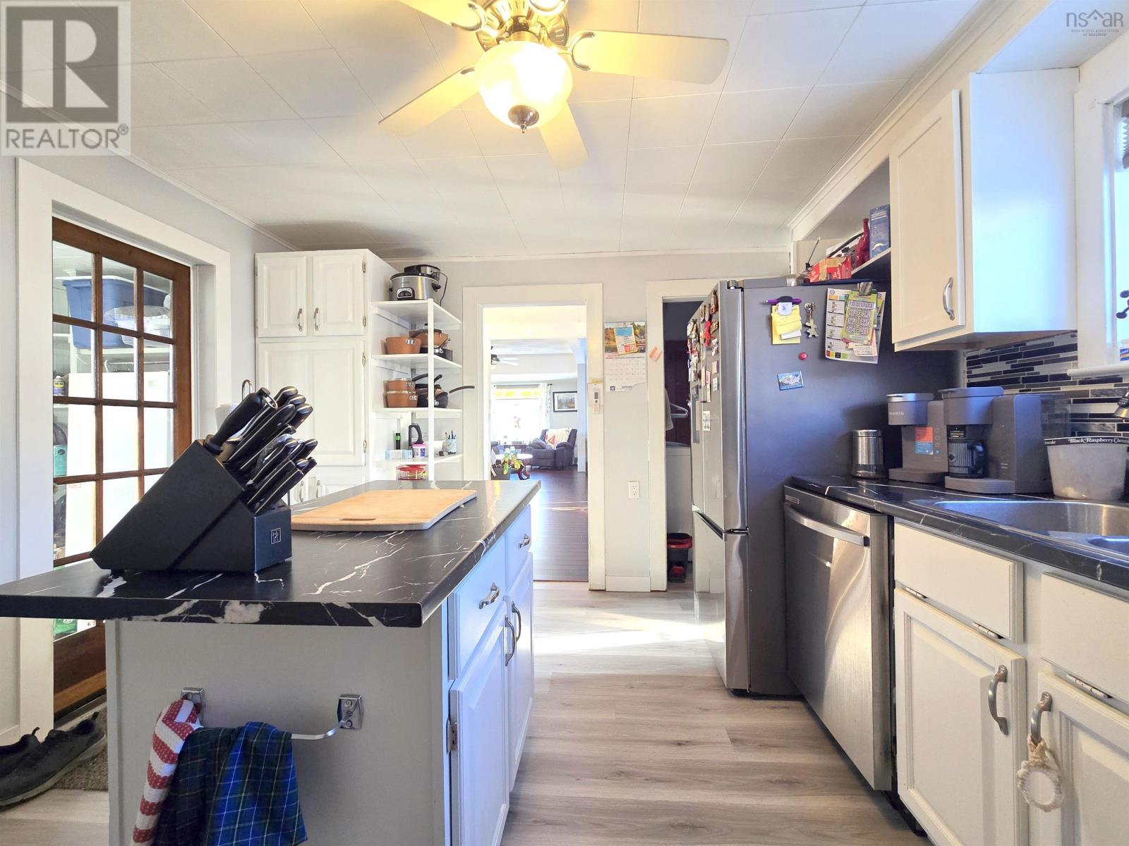 13 Belmont Street, Amherst, Nova Scotia  B4H 2E3 - Photo 9 - 202529174