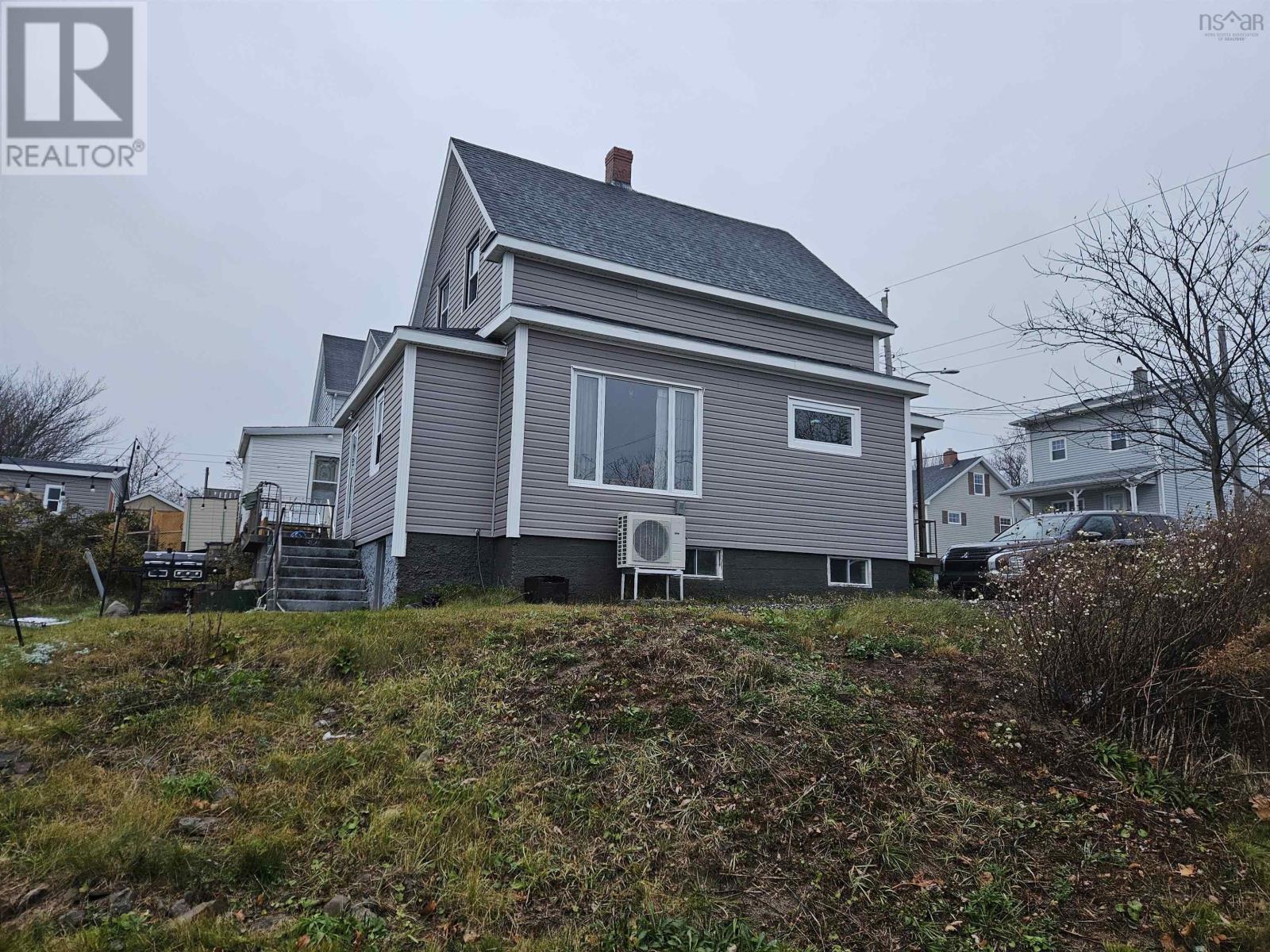 53 East Street, Sydney, Nova Scotia  B1N 1S7 - Photo 2 - 202529288