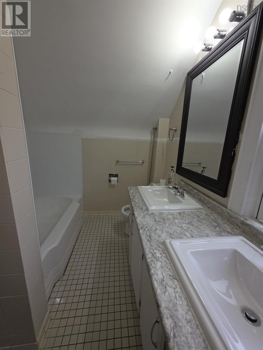 2345 Highway 239 Highway, Point Edward, Nova Scotia  B2A 4R3 - Photo 12 - 202529324