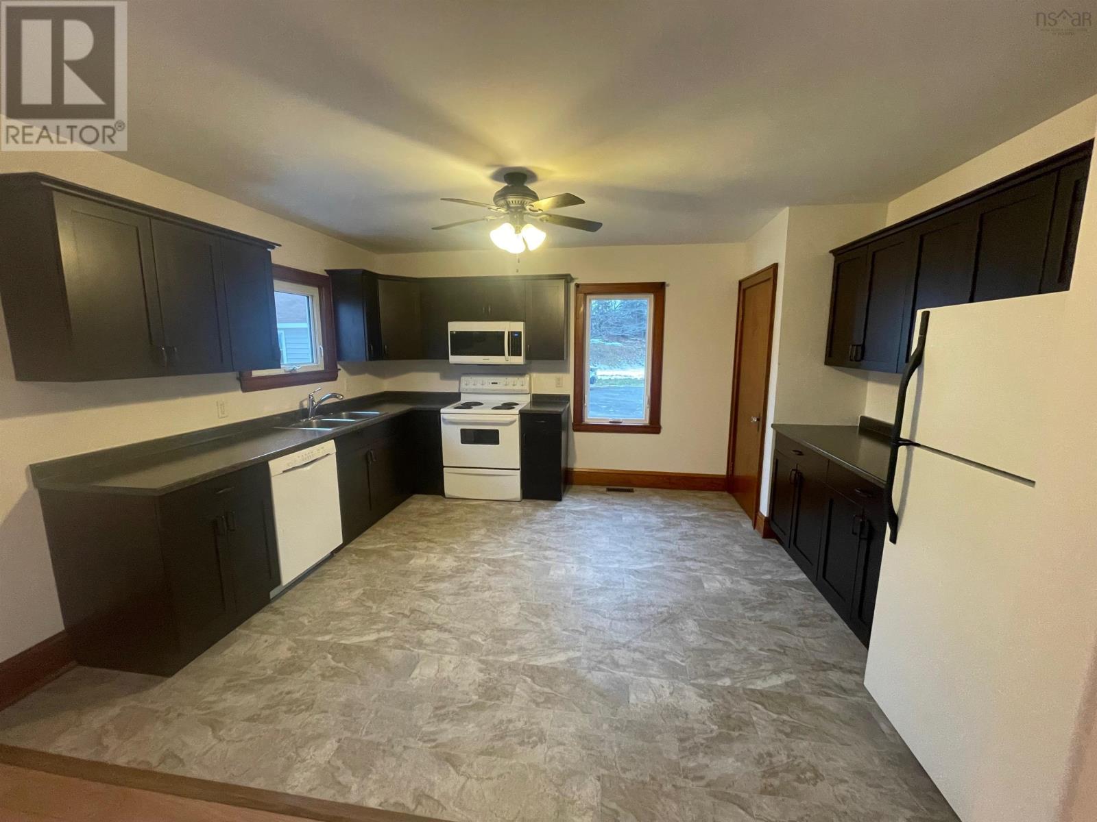 17 Howie Drive, Sydney River, Nova Scotia  B1S 1K8 - Photo 12 - 202529417