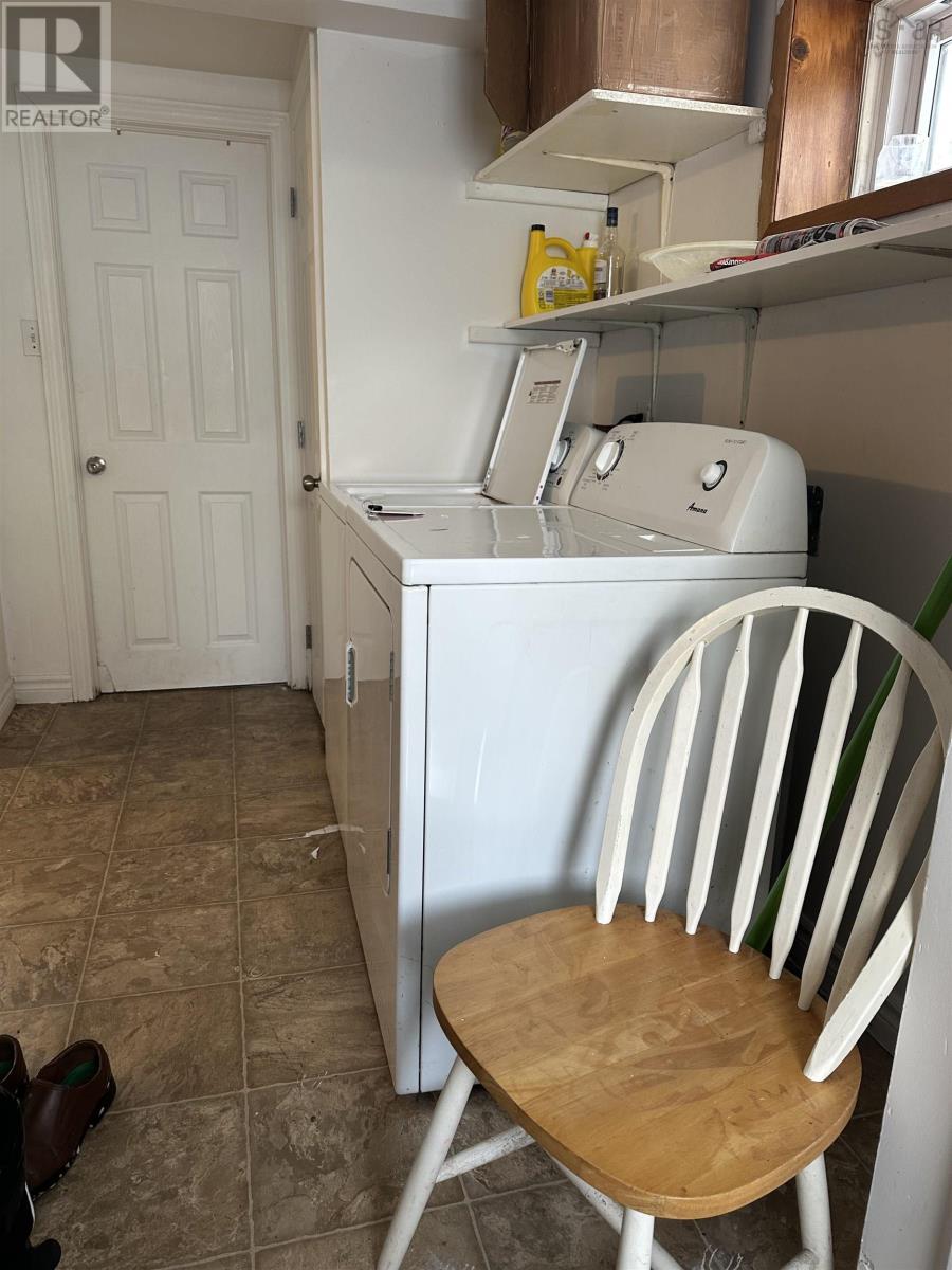 1696 Victoria Road, Sydney, Nova Scotia  B1N 1N3 - Photo 14 - 202529420