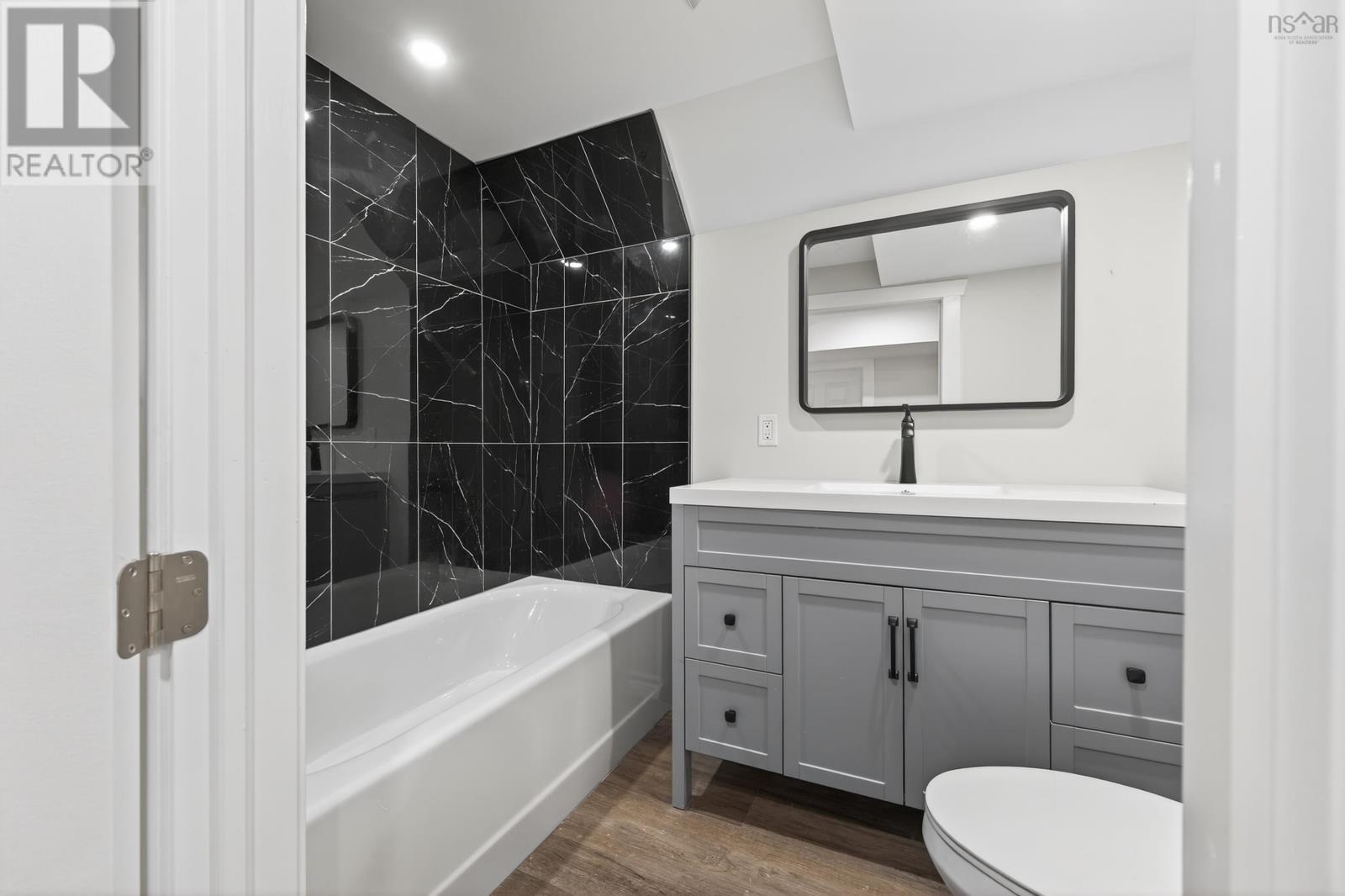 56 Stanfeild Street      Sydney, Sydney, Nova Scotia  B1P 3X5 - Photo 35 - 202529422