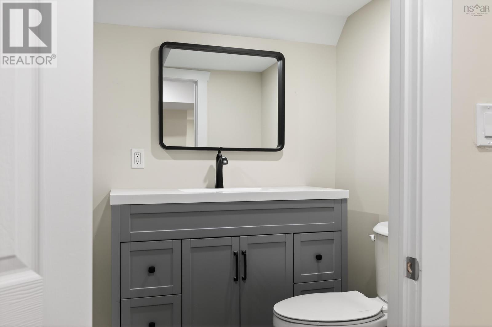 56 Stanfeild Street      Sydney, Sydney, Nova Scotia  B1P 3X5 - Photo 36 - 202529422