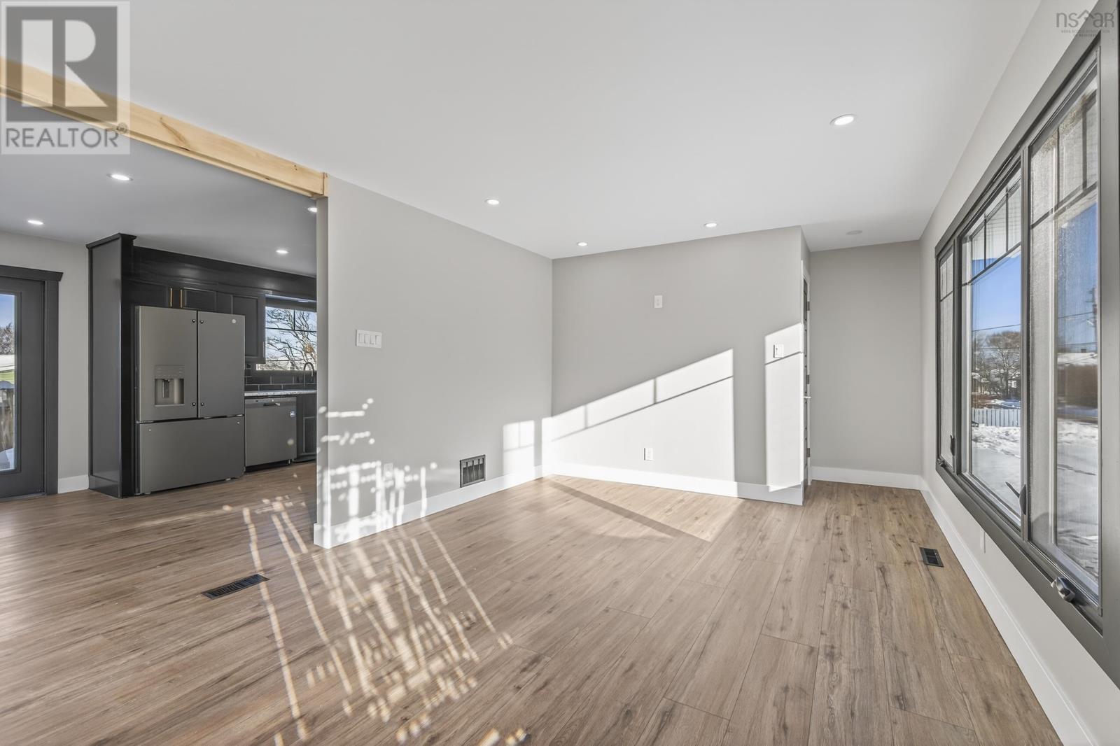 56 Stanfeild Street      Sydney, Sydney, Nova Scotia  B1P 3X5 - Photo 6 - 202529422