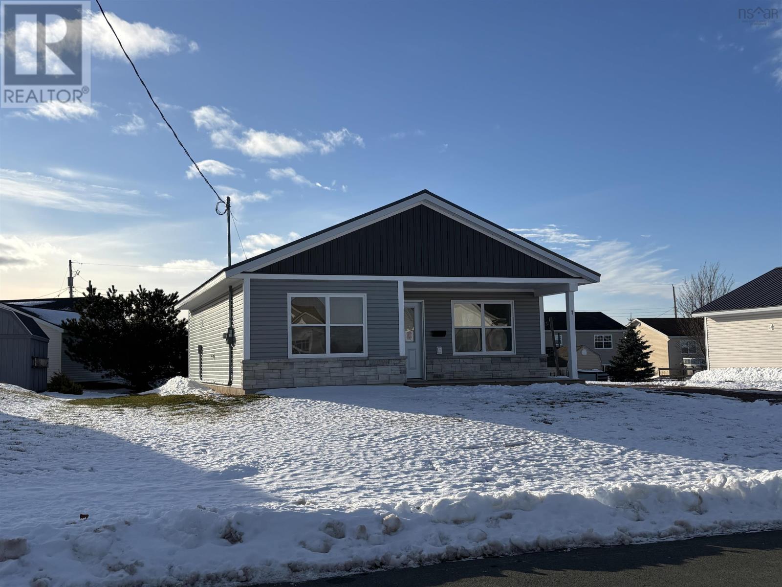 7 Fleming Street, Amherst, Nova Scotia  B4H 0C7 - Photo 2 - 202529455