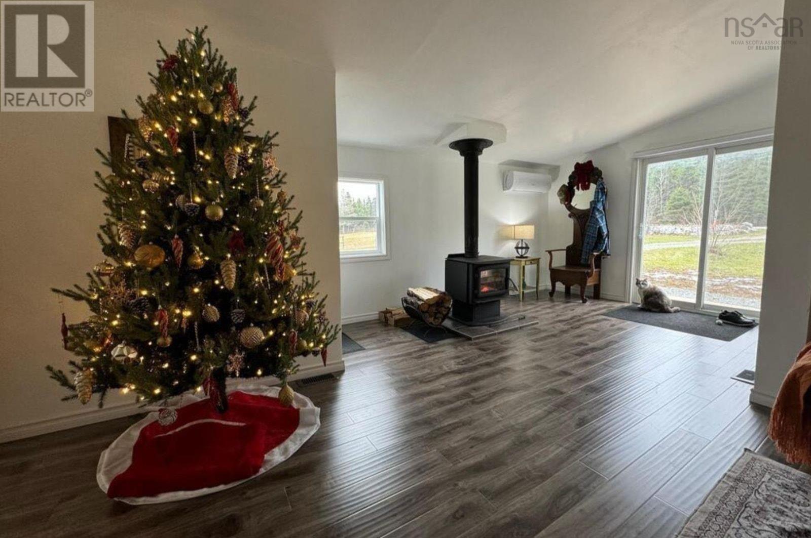 1379 Salmon River Road, L'ardoise, Nova Scotia  B0E 1S0 - Photo 9 - 202529469