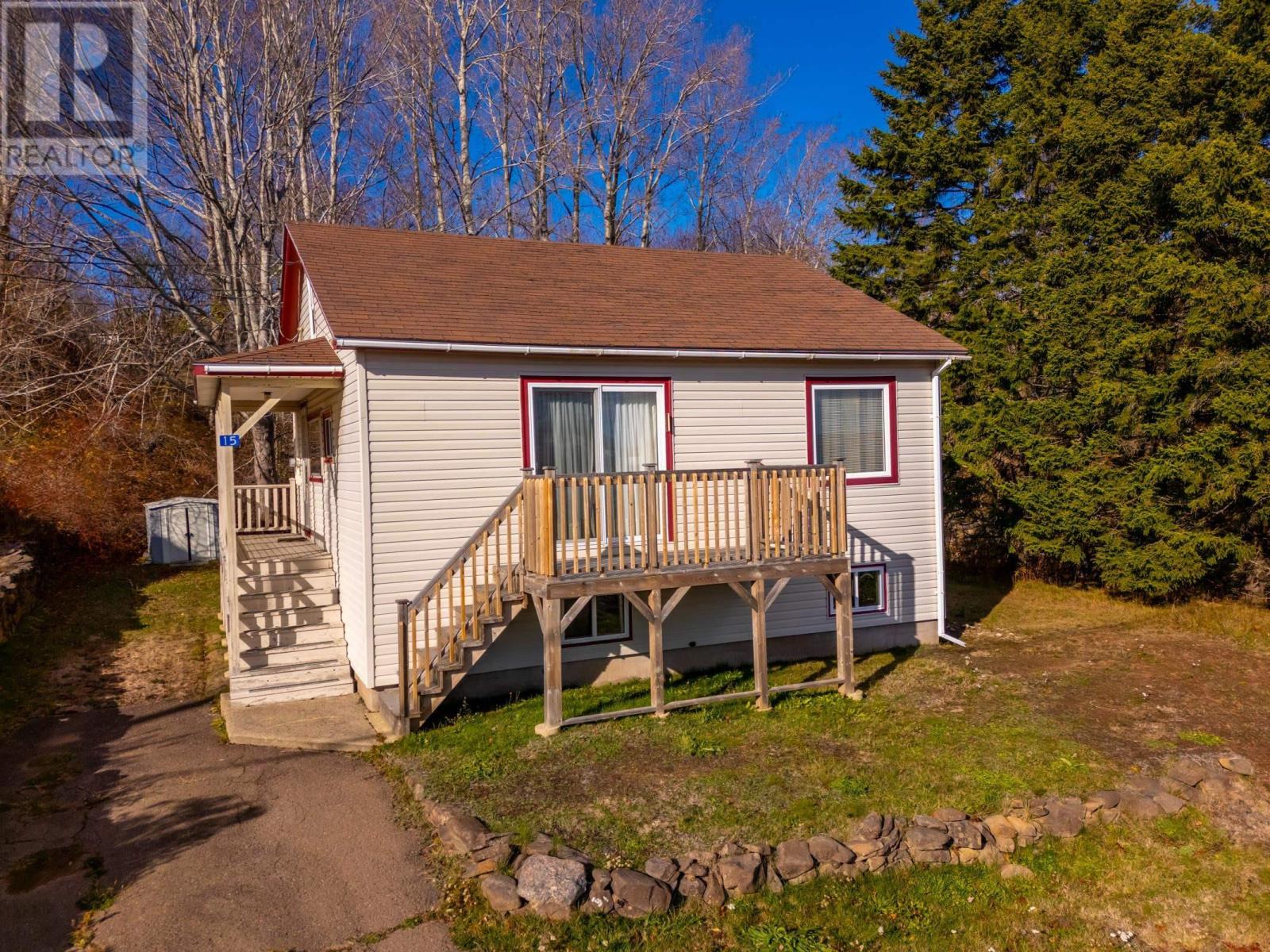 15 Shore Road, Digby, Nova Scotia  B0V 1A0 - Photo 3 - 202529483