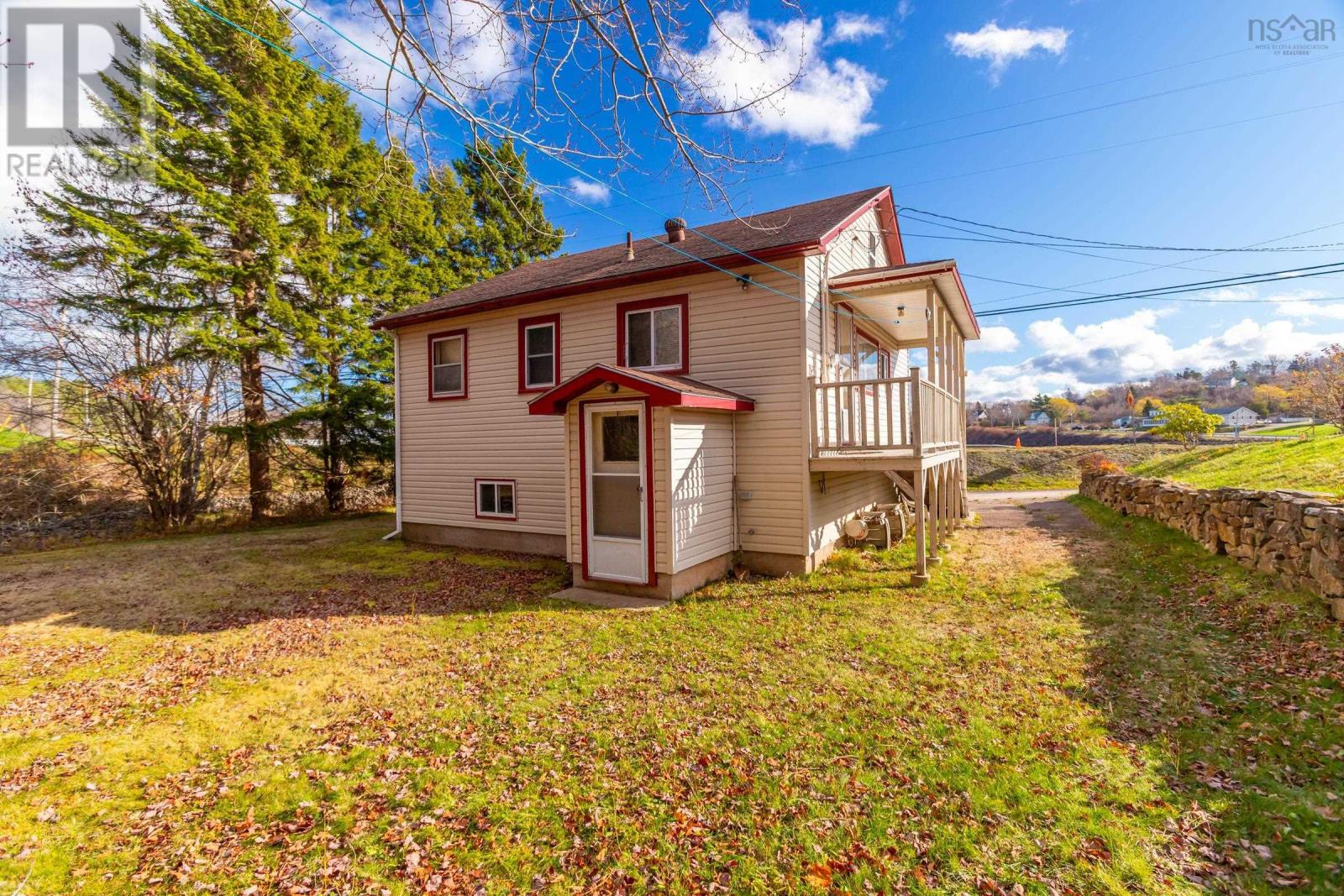 15 Shore Road, Digby, Nova Scotia  B0V 1A0 - Photo 4 - 202529483