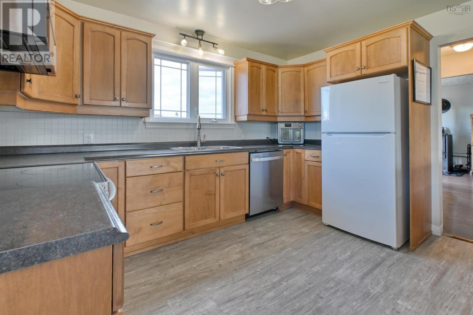 9307 Pepperell Street, St. Peter's, Nova Scotia  B0E 3B0 - Photo 7 - 202529771