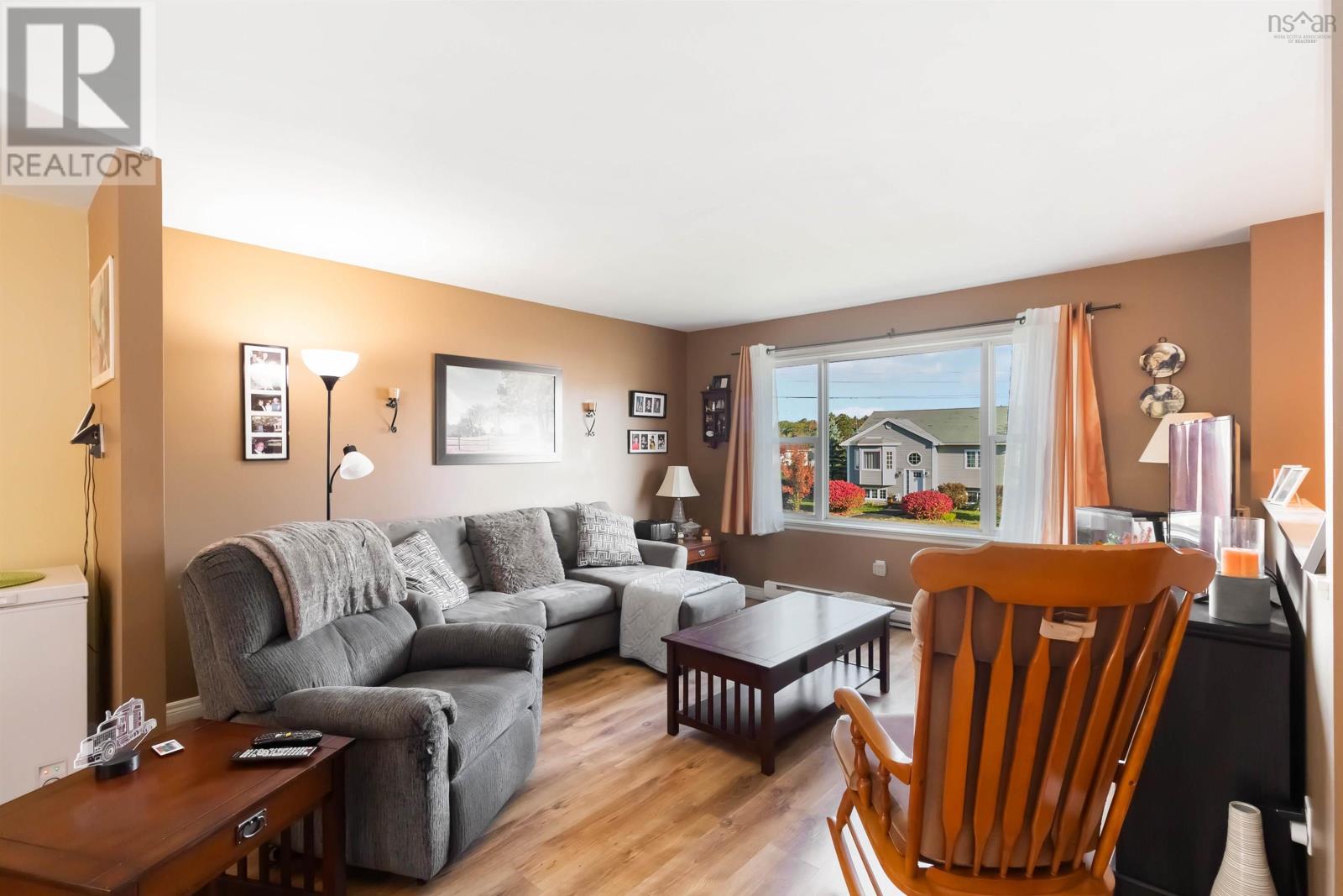 45 Grove Avenue, Beaver Bank, Nova Scotia  B4G 1B7 - Photo 4 - 202600057