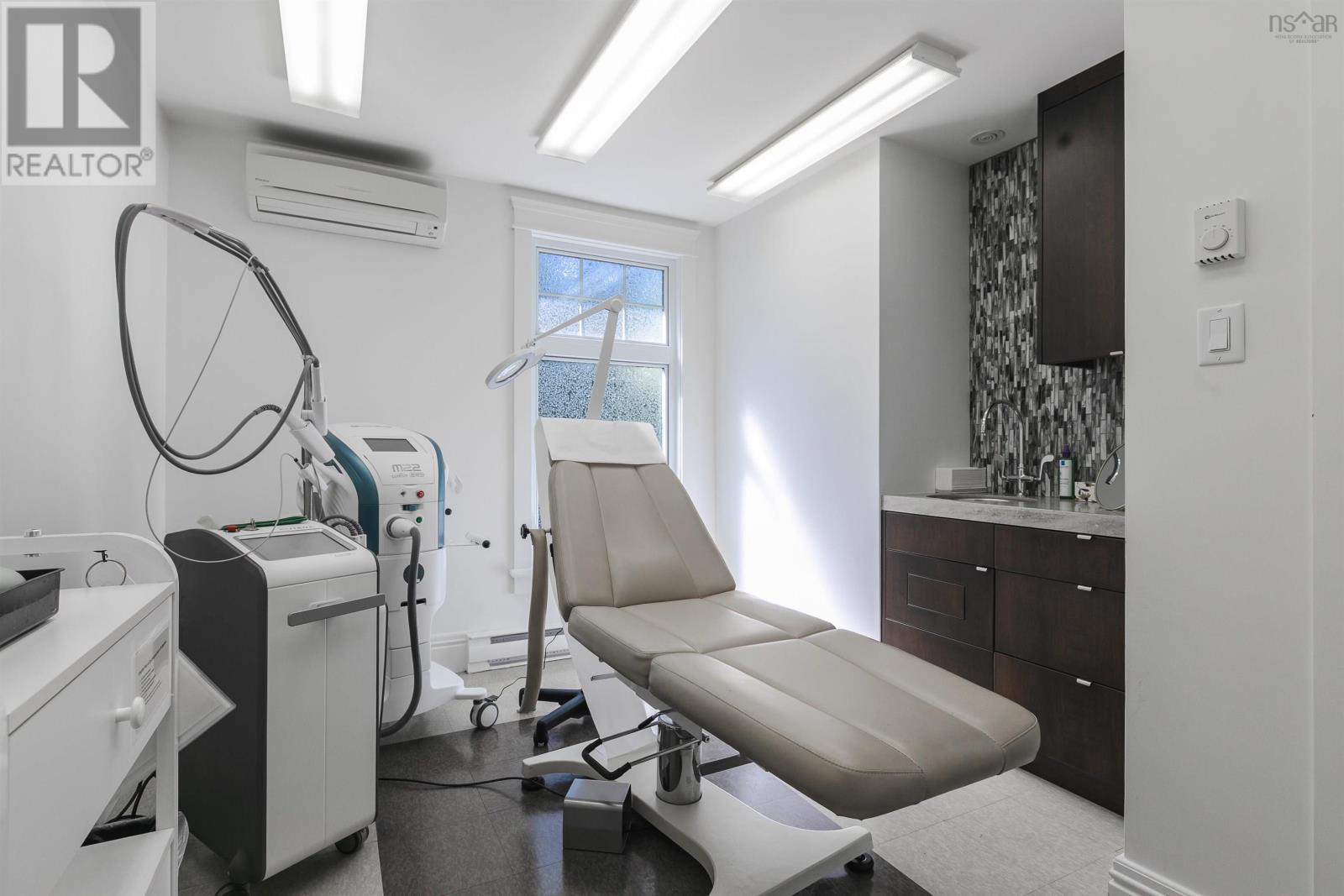 6088 Coburg Road, Halifax, Nova Scotia  B3H 1Z4 - Photo 30 - 202600064