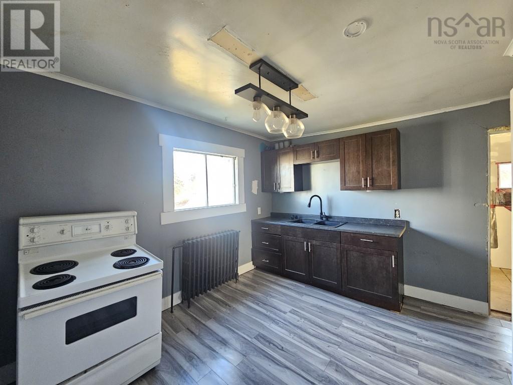 35 School Street, Glace Bay, Nova Scotia  B1A 5J4 - Photo 4 - 202600081