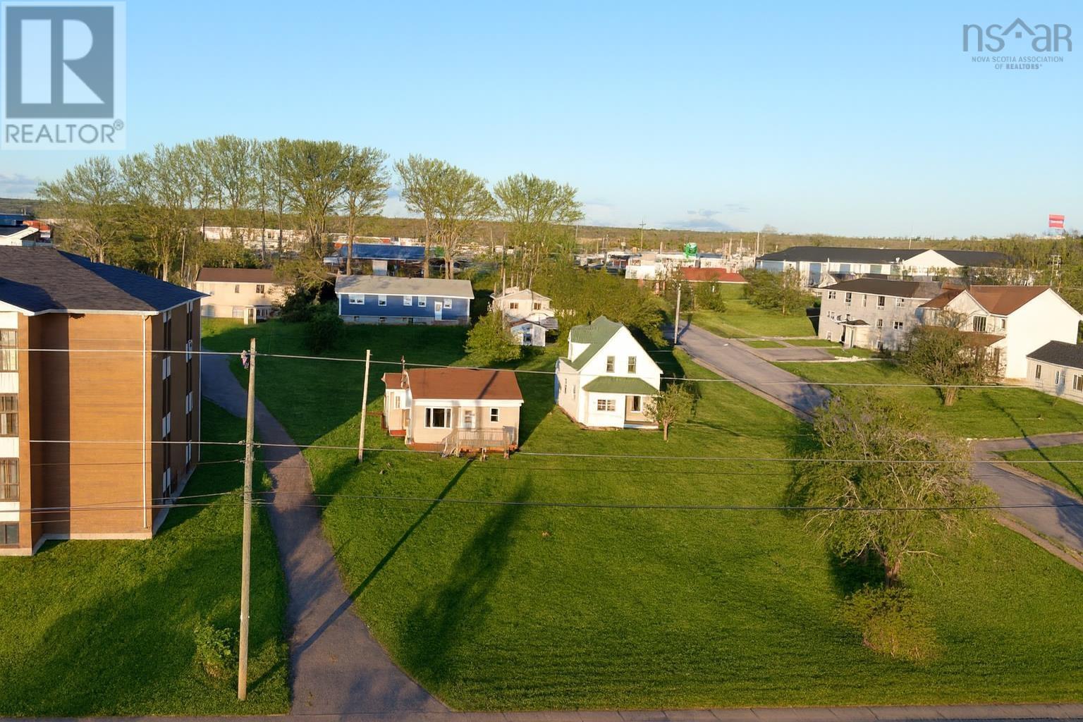 648 Queen Street, Port Hawkesbury, Nova Scotia  B9A 2W5 - Photo 3 - 202600082