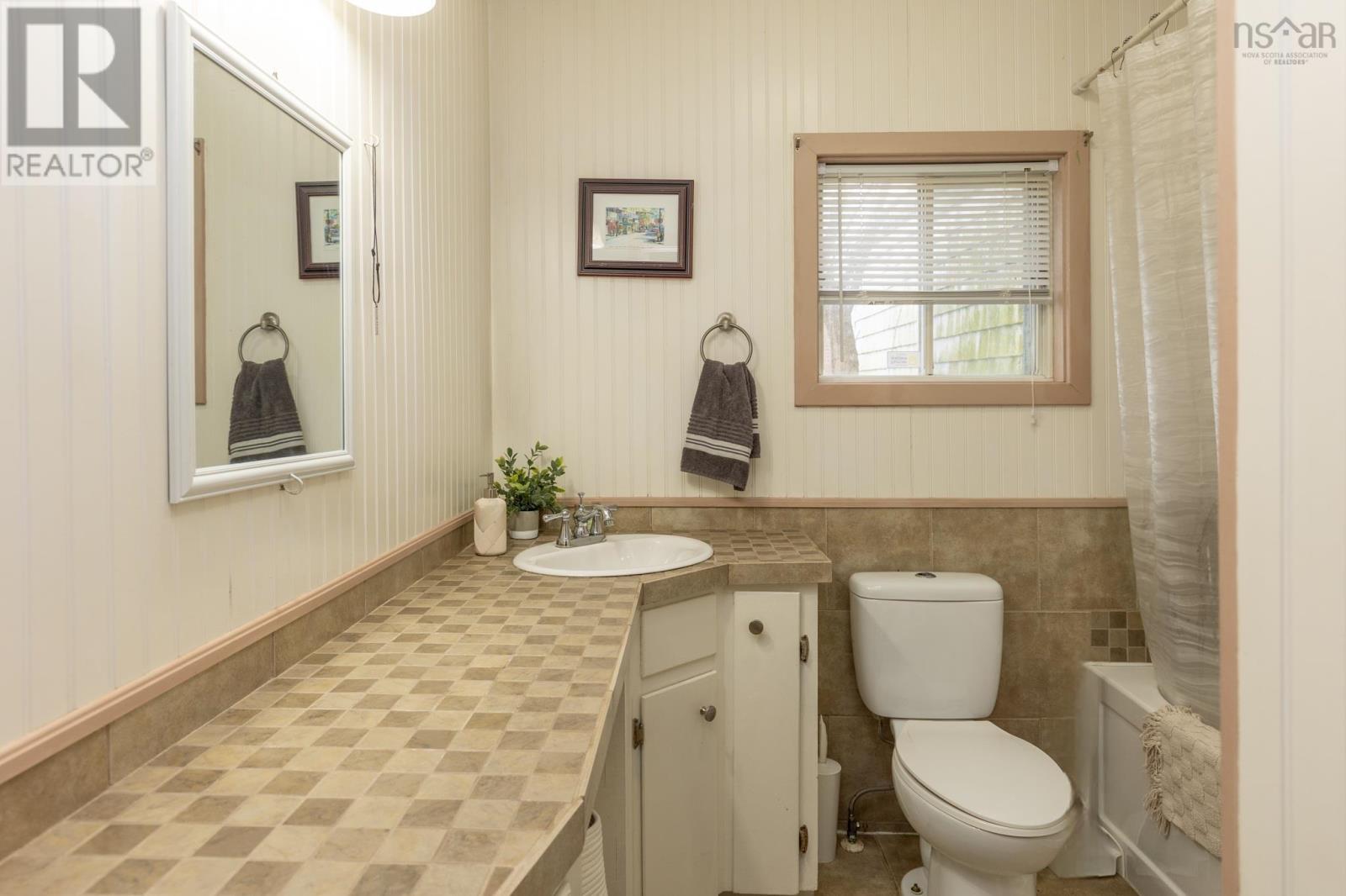 22 Baker Street, Yarmouth, Nova Scotia  B5A 2W9 - Photo 17 - 202600253