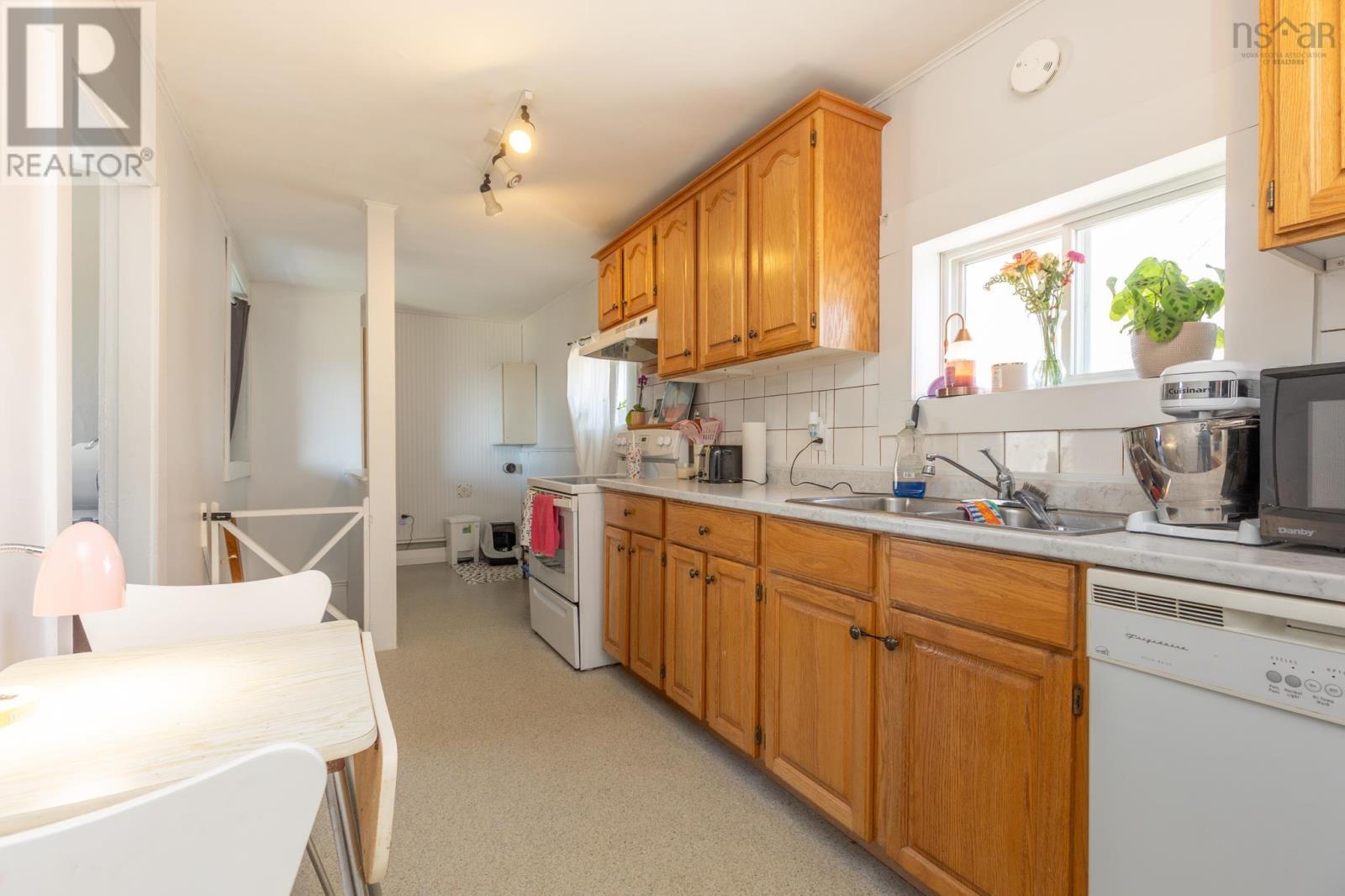 22 Baker Street, Yarmouth, Nova Scotia  B5A 2W9 - Photo 29 - 202600253