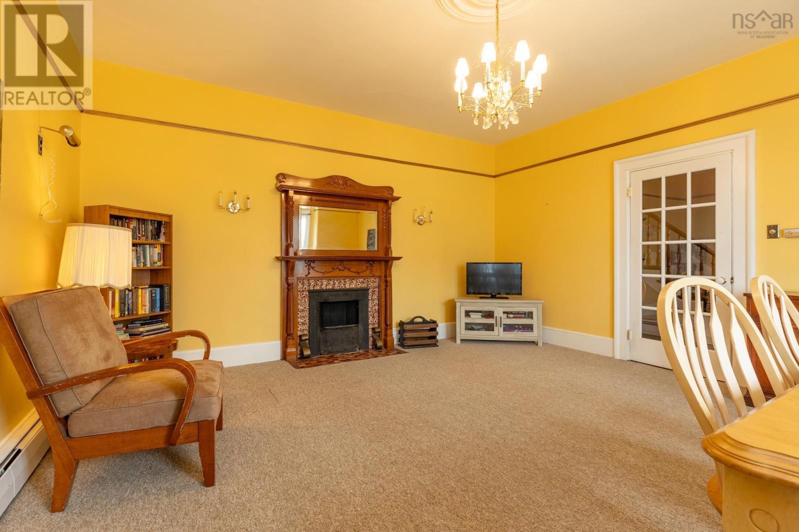 22 Baker Street, Yarmouth, Nova Scotia  B5A 2W9 - Photo 6 - 202600253