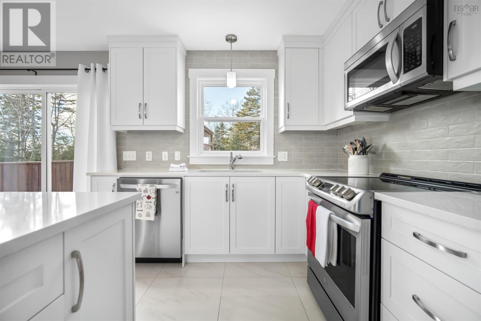 20 Hamilton Drive, Middle Sackville, Nova Scotia  B4E 0S6 - Photo 15 - 202600273