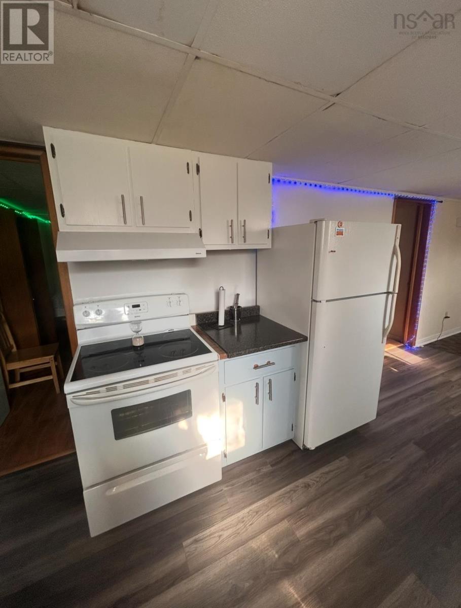 200 Reserve Street, Glace Bay, Nova Scotia  B1A 4W5 - Photo 10 - 202600376