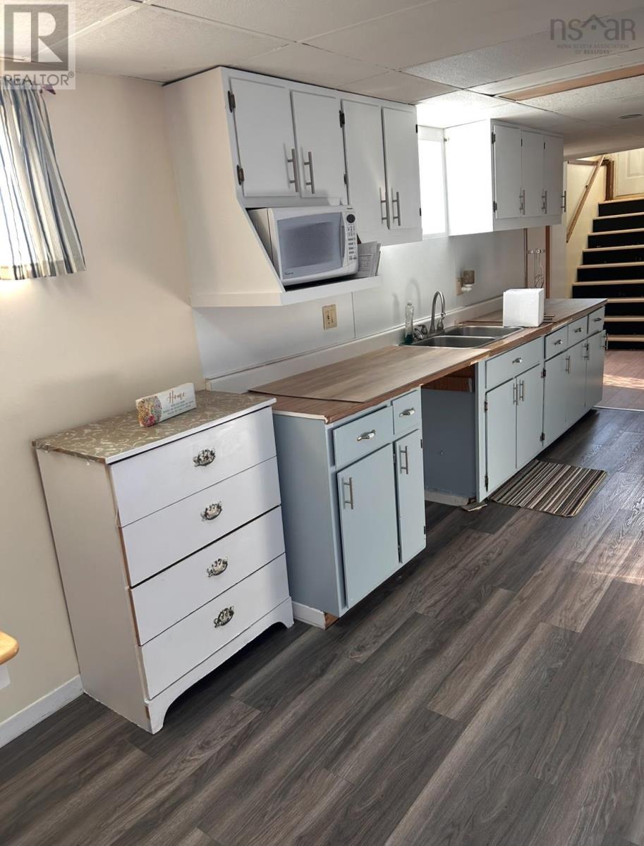 200 Reserve Street, Glace Bay, Nova Scotia  B1A 4W5 - Photo 11 - 202600376