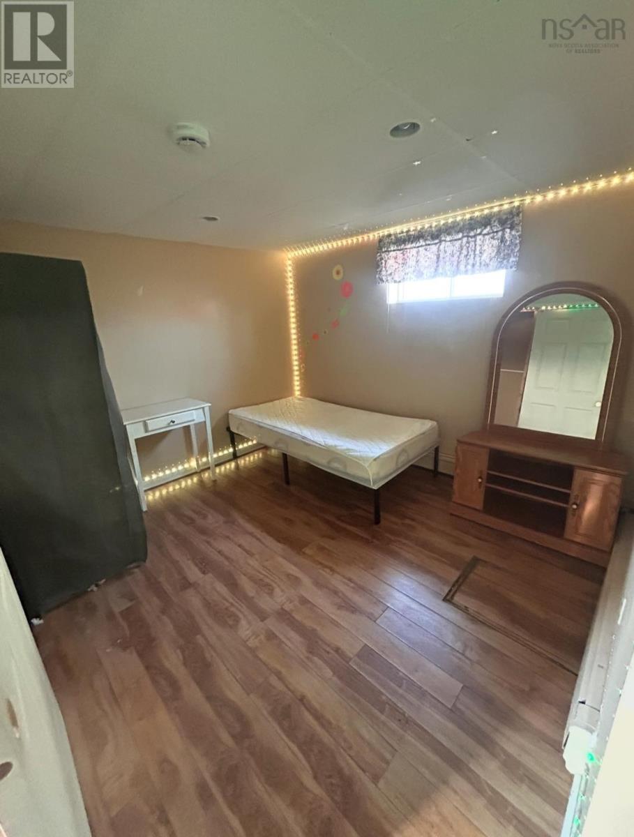 200 Reserve Street, Glace Bay, Nova Scotia  B1A 4W5 - Photo 14 - 202600376