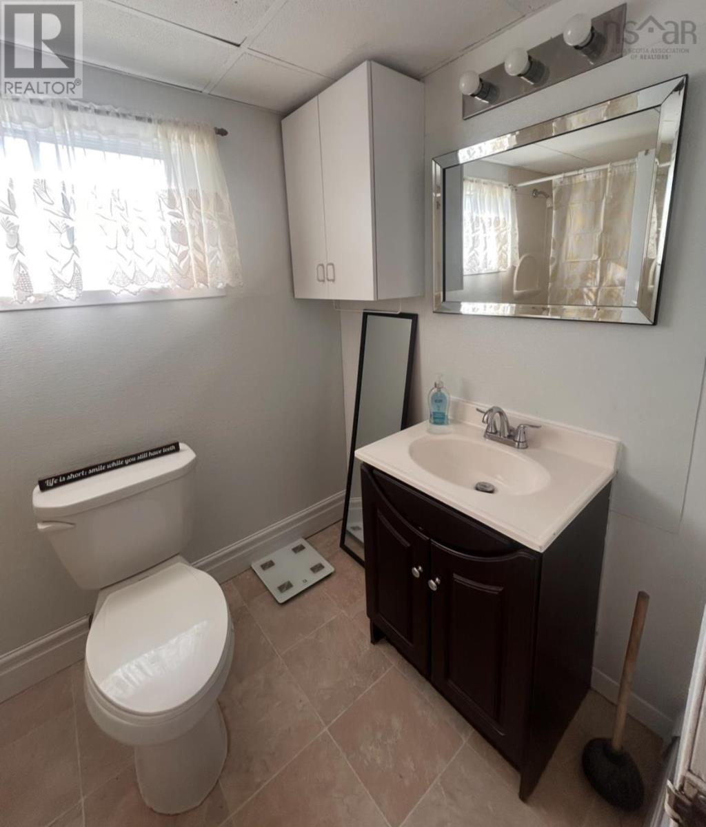 200 Reserve Street, Glace Bay, Nova Scotia  B1A 4W5 - Photo 16 - 202600376