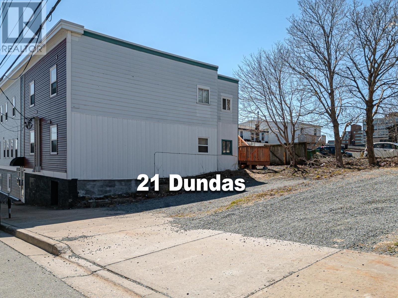 21 Dundas Street, Dartmouth, Nova Scotia  B2Y 2T8 - Photo 3 - 202600433