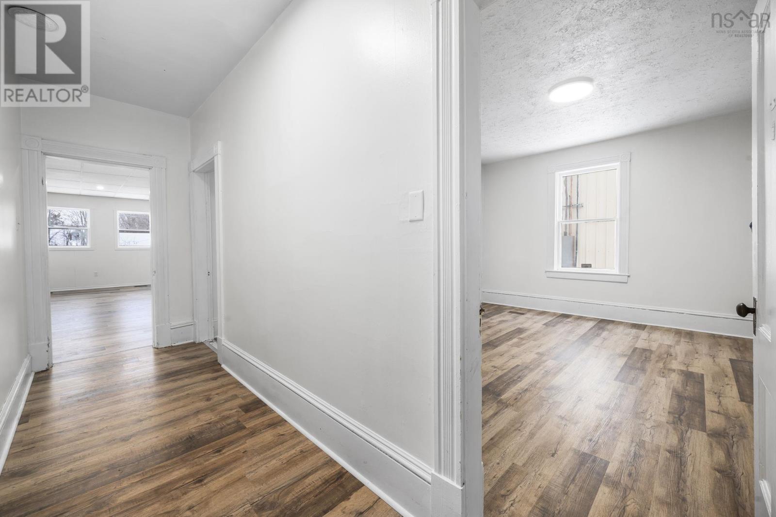 62 Young Street, Truro, Nova Scotia  B2N 3W5 - Photo 3 - 202600461