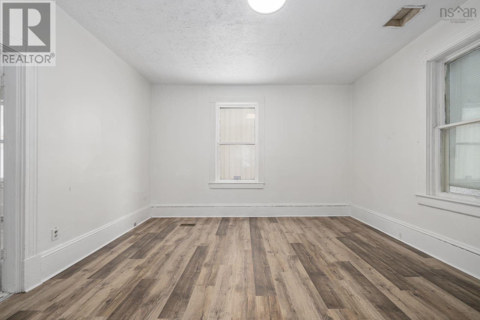 62 Young Street, Truro, Nova Scotia  B2N 3W5 - Photo 5 - 202600461