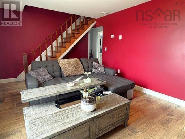 21 Marconi St, Louisbourg, Nova Scotia  B1C 1K2 - Photo 11 - 202600529