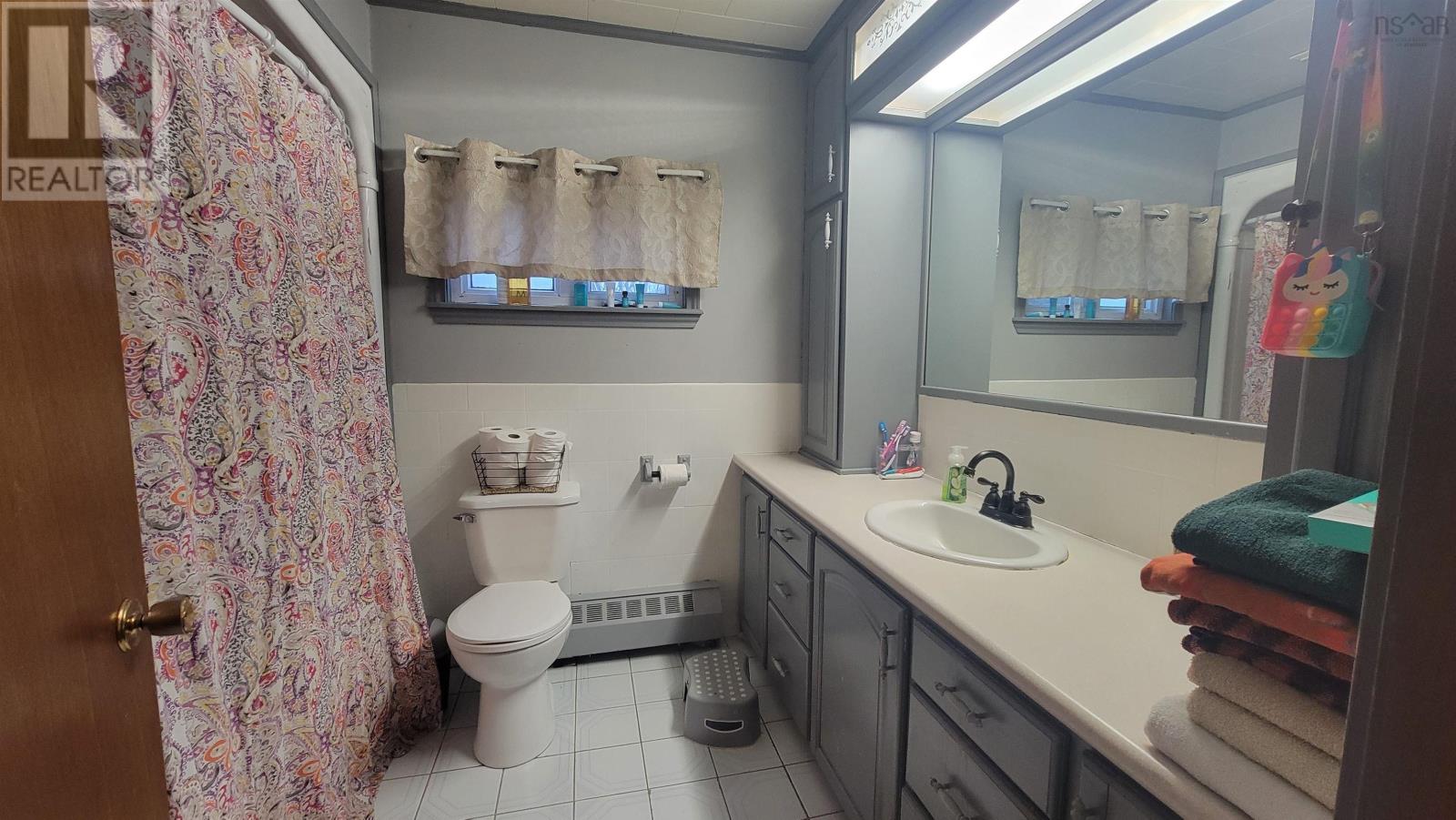 144 Chemin De L'est Street, Wedgeport, Nova Scotia  B0W 3P0 - Photo 17 - 202600557